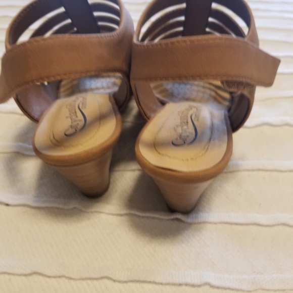 Shoes - Picture 4 of 4